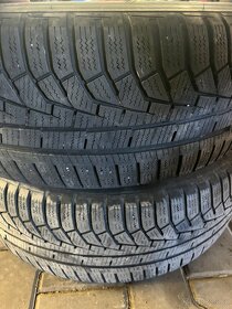 Pneu 215/60/16 - 2