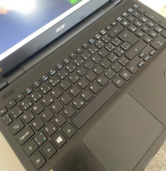 Acer Aspire E15 (E5-572G-3290) - 2