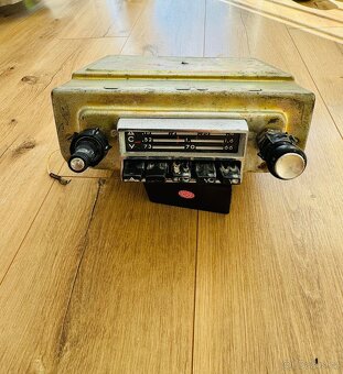 Radio Gaz 24 Volha 1 model 1970-1975 rok AT -66 - 2