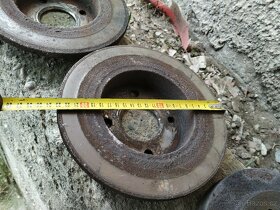 Nissan micra k11 přední brzdové kotouče - 2