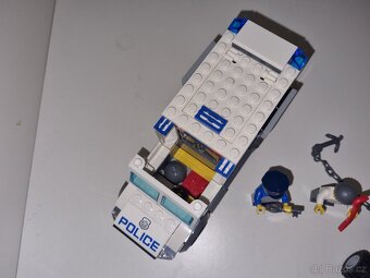 Lego policejní dodávka 60043 - 2