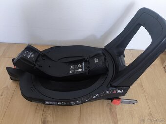 Britax Romer Baby Safe 3 i-Size Autosedačka 0-13kg + Základn - 2