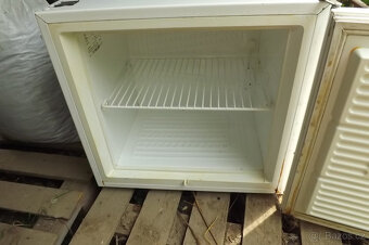 Malý mrazák Zanussi objem 50 l - 2