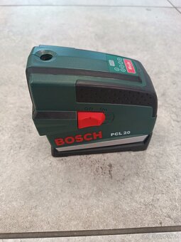 Křížový laser s teleskopickou tyčí Bosch PCL20 - 2