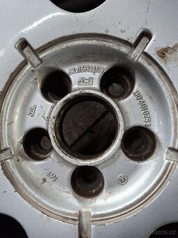 Alu kola vw golf 4 , 195/65R15 zimní pneu - 2