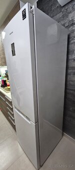 Lednička Samsung RB31FERNBWW, 304 litrů - 2