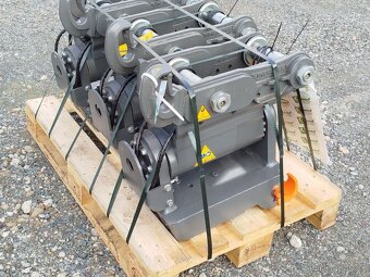 Hydr. rychloupínák zn:Lehnhoff HS 08+Powertilt Kinshofer - 2