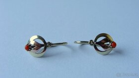 ZLATÉ DĚTSKÉ STAROŽITNÉ NÁUŠNICE S KORÁLY - 2