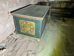 Starožitná malovaná truhla - 2