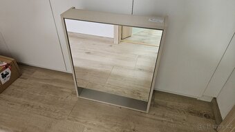 Zrcadlová skříňka Vitra - 2