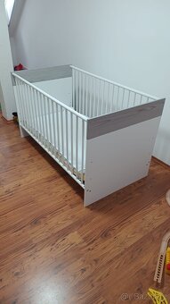 Postýlka a přebalovací pult - 2