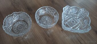 Broušené sklo mísy - 2