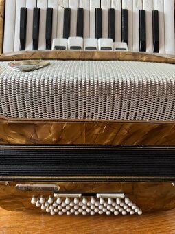 Akordeon značky Panola - 2