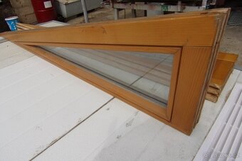 Pevná trojúhelníková okna - 2