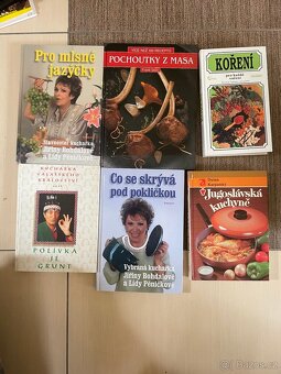 prodám kuchařky -  jako nové - 2