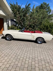 Ford Mustang Convertible - 2