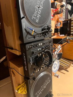 Technics 1210 mk7 - 2