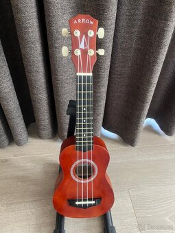 Arrow Ukulele - 2