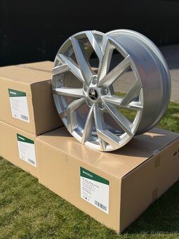 NOVÁ originál kola Škoda AVIOR 18” Octavia, 5x112 - 2