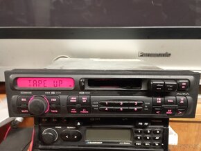 Prodám autorádio Grundig Aura - 2