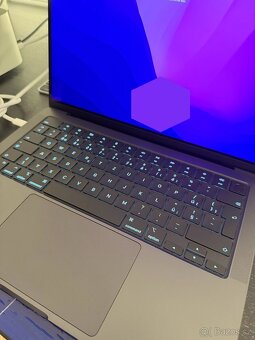 MacBook Pro 14” M3 Pro / 18 GB RAM / 512 GB SSD – ako nový + - 2