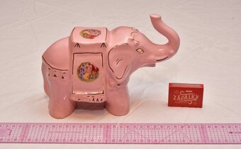 Slon z růžového porcelánu - 2