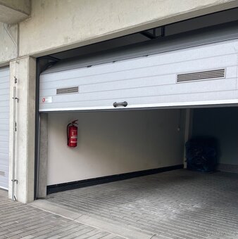 Prodej garáže 20,8 m2 ve Šlapanicích - 2