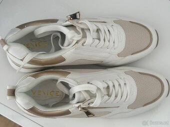 Nove bile damske tenisky vel 41 - 2