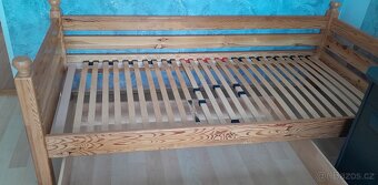 Postel 90x200 cm z masivní borovice - 2