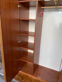 Šatní skříň - 2