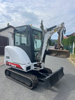 Pásový minibagr Bobcat 325 D - 2