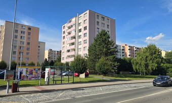 Prodej bytu 3+1 (70m2) s balkonem a sklepem, Kuřim, Na Loučk - 2