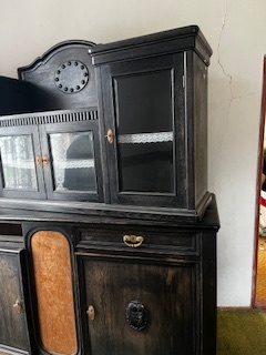 Starožitný Kredenc - 2