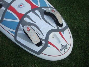 Windsurfing Kompletní . Fanatic Shark s plachtou NS - 2