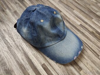 Kšiltovky a šála - 2