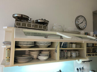 horní kuchyňské skříňky - 2