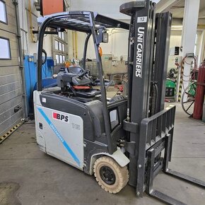 Nissan 1600kg aku tříkolový - 2