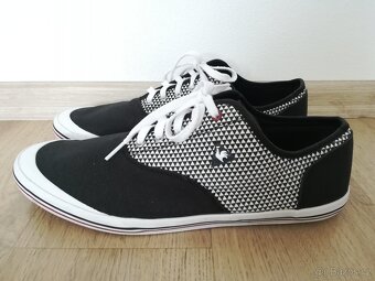 Pánské/chlapecké černo-bílé tenisky vel. 45 - 2