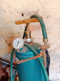 Tlakový postřikovač zádový - 2