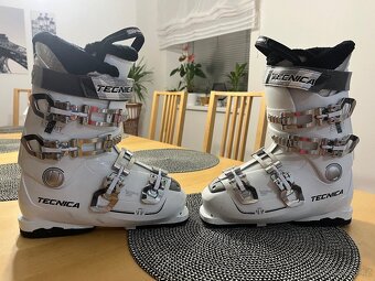 Dámské lyže a boty - 2