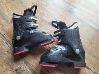 Lyžařské boty - lyžáky 220-225 - 2