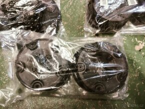 Prodám středové pokličky Peugeot - 2