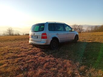 Vw touran 2.0 tdi 100kw - 2