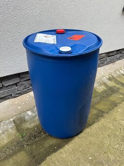 Plastový sud 200l od vody do ostřikovačů - 2