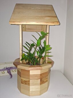 Dřevěná studna / truhlík – jasan - 2