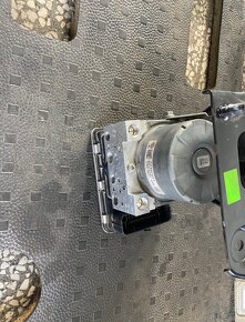 ABS JEDNOTKA VW TRANSPORTÉR T5.1 , T6 - 2