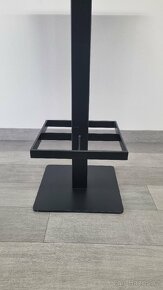 Barový stolek - kovová podnož - 2