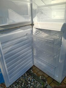 Whirpool lednice s mrazákem - 2