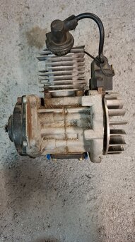 Prodám motor na  minibike - 2