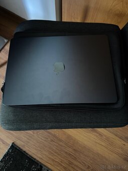 Macbook - 2